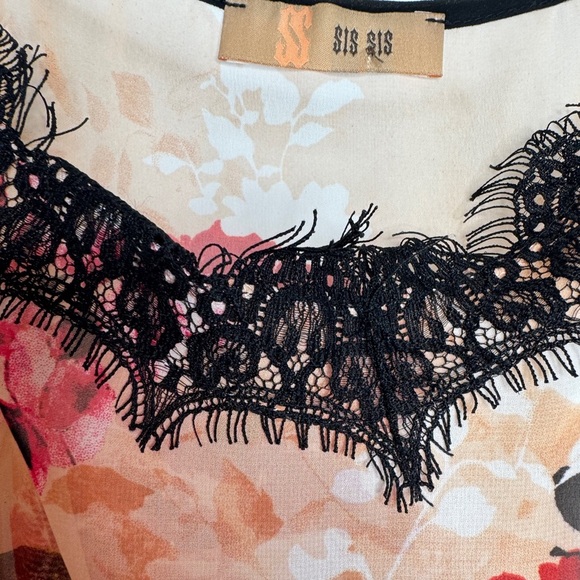 Sis Sis Women’s Floral sheer strappy cami top with lace trim, Sz Small - Picture 5 of 7